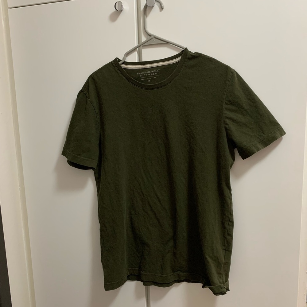 Men’s soft Banana Republic Tee